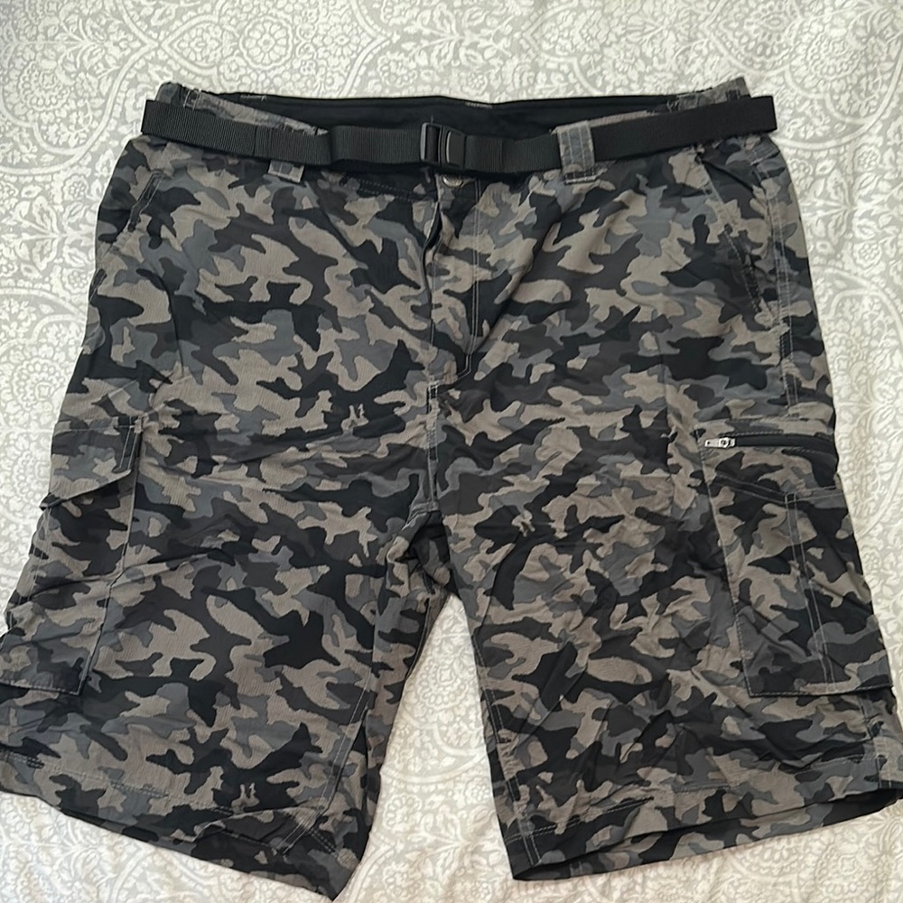 Columbia Black and Green Cargo Shorts with Belt